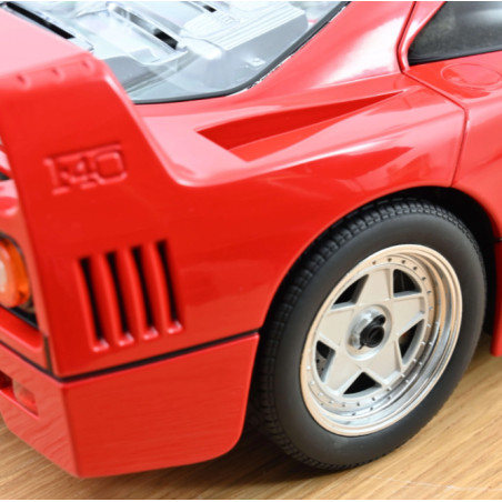 Ferrari F40 - voiture miniature 1/12ème