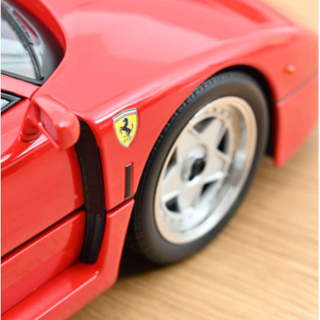 Ferrari F40 - voiture miniature 1/12ème