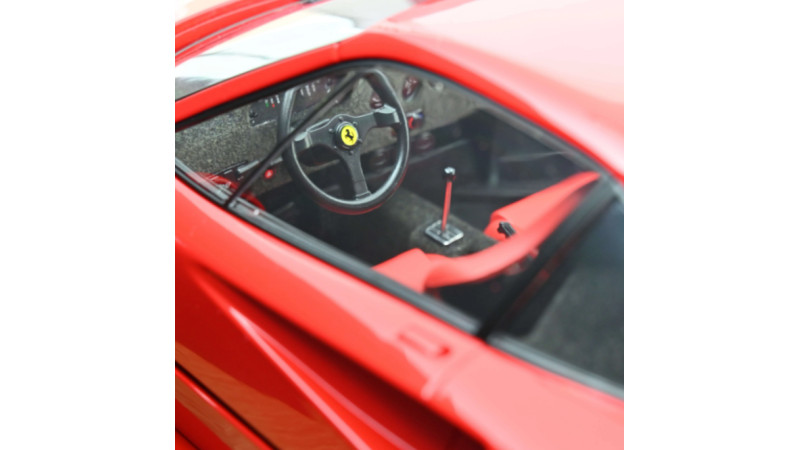 Ferrari F40 - voiture miniature 1/12ème