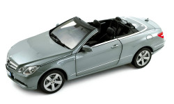 Norev 183541 Mercedes-Benz E500 cabriolet - top shot avant