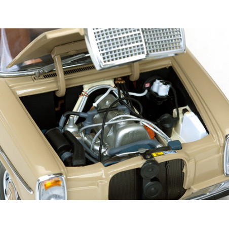 Sunstar 4578 Mercedes benz Stritch 8 Saloon - vue intérieur