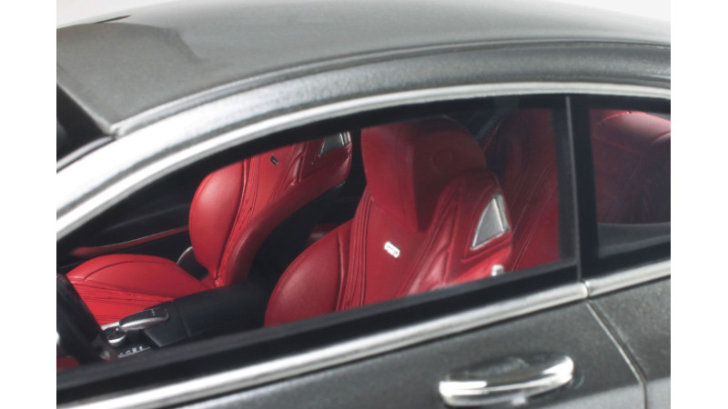 Gt Spirit GT063  Mercedes-AMG S 63 Coupé - top shot sièges