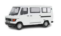 KKscale 180291Mercedes 208 D Bus blanc - profil avant gauche