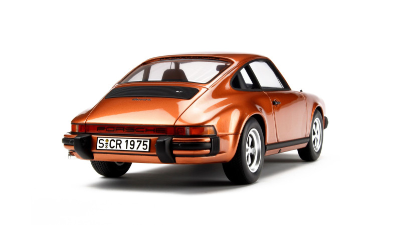 Porsche	911 Carrera 2,7 - voiture miniature 1/18eme