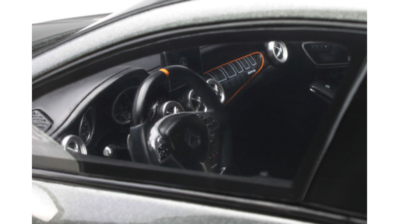 Mercedes benz AMG CLA 45 art edition - voiture miniature 1/18eme